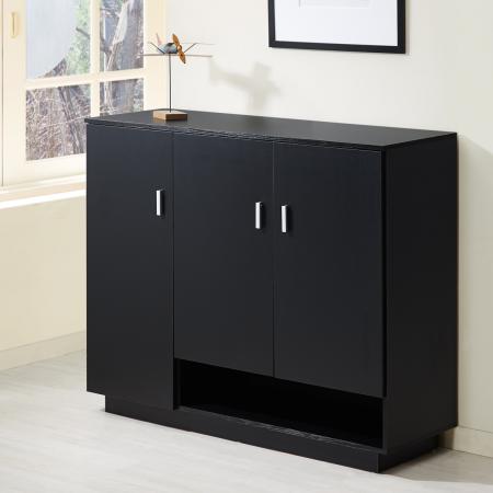 Scarpiera dal design rettangolare, sobria e semplice.